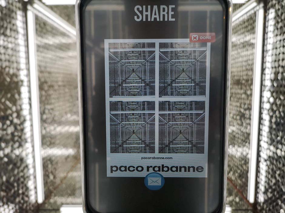 paco-rabanne-infinity-mirror-room-paco-rabanne-infinity-mirror-room-brand-activation-2